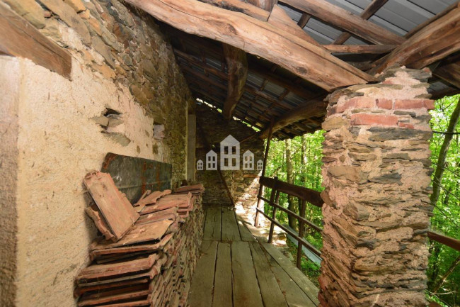Rustico in vendita a Valchiusa