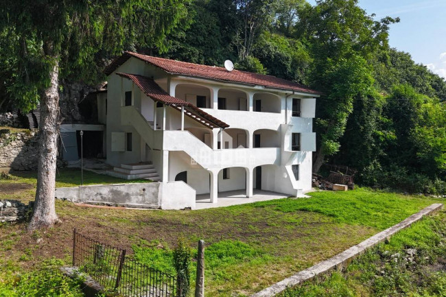 Casa indipendente in vendita a Val di Chy