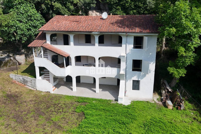 Casa indipendente in vendita a Val di Chy
