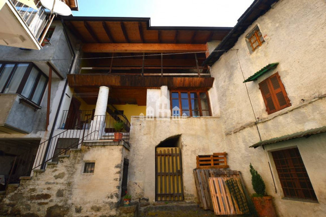Porzione di bifamiliare in vendita a Valchiusa