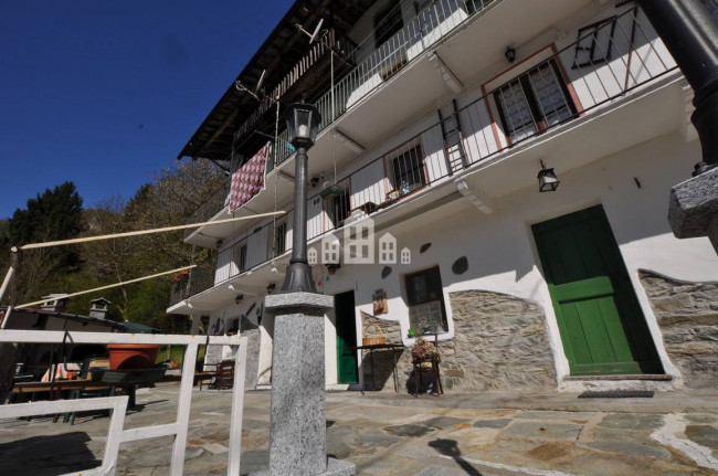Casa semindipendente in vendita a Sparone