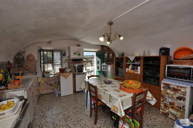 Casa semindipendente in vendita a Sparone