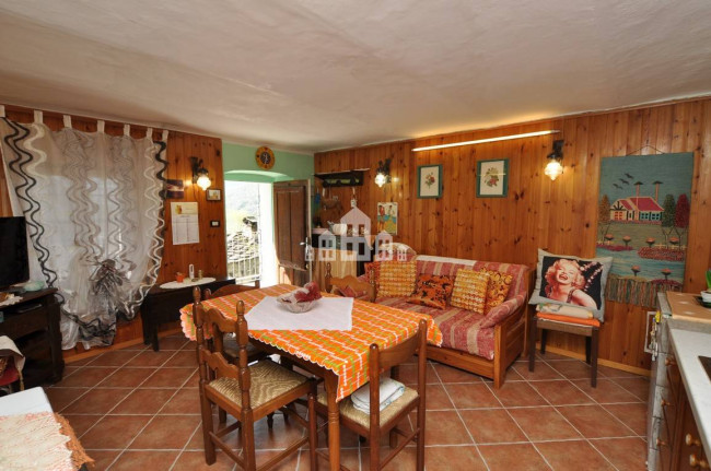 Casa semindipendente in vendita a Sparone