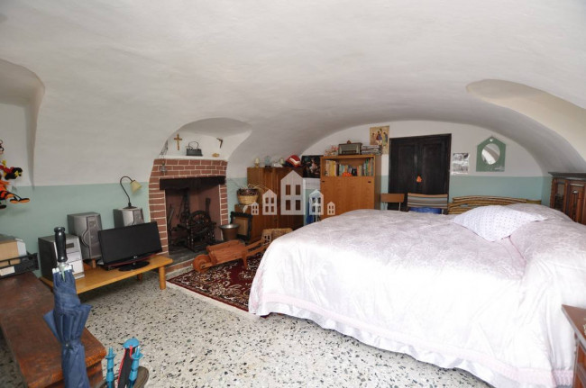Casa semindipendente in vendita a Sparone