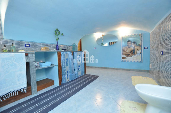 Casa semindipendente in vendita a Sparone