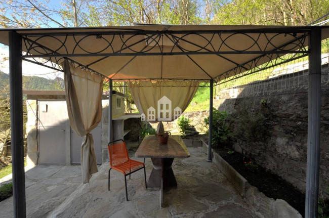 Casa semindipendente in vendita a Sparone