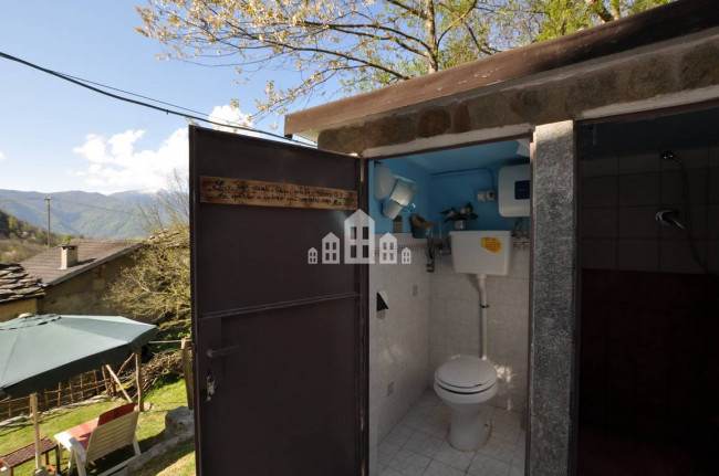 Casa semindipendente in vendita a Sparone
