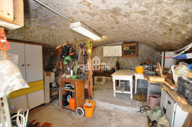 Casa semindipendente in vendita a Sparone