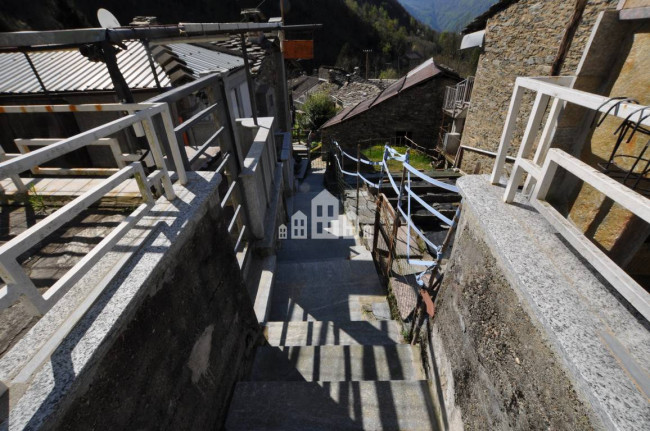Casa semindipendente in vendita a Sparone