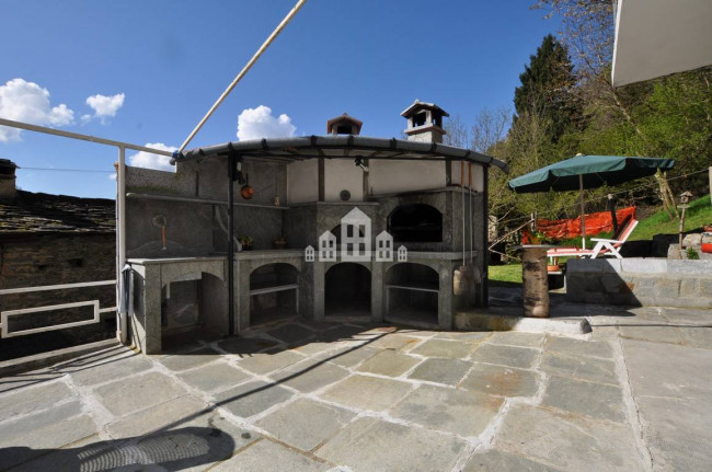 Casa semindipendente in vendita a Sparone
