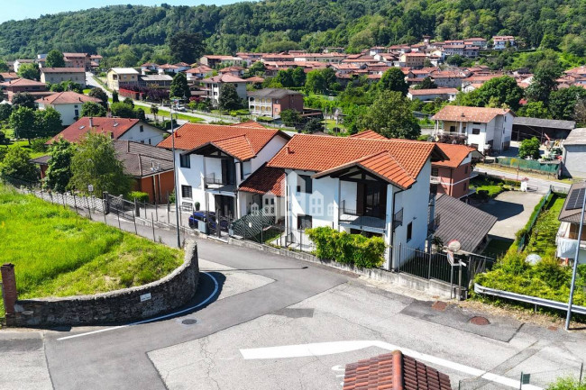 Villa semindipendente in vendita a Perosa Canavese