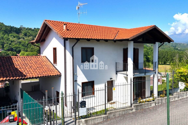 Villa semindipendente in vendita a Perosa Canavese