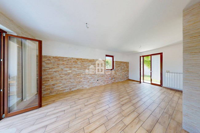 Villa semindipendente in vendita a Perosa Canavese