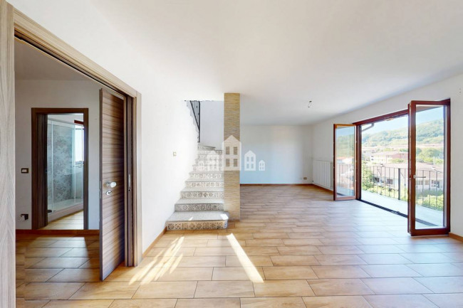 Villa semindipendente in vendita a Perosa Canavese