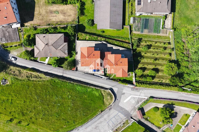 Villa semindipendente in vendita a Perosa Canavese