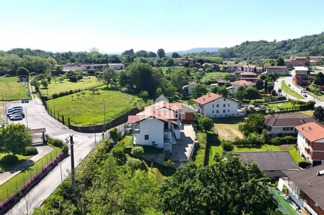 Villa semindipendente in vendita a Perosa Canavese