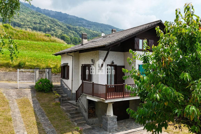 Casa semindipendente in vendita a Valchiusa