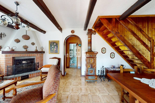 Casa semindipendente in vendita a Valchiusa