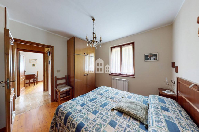 Casa semindipendente in vendita a Valchiusa