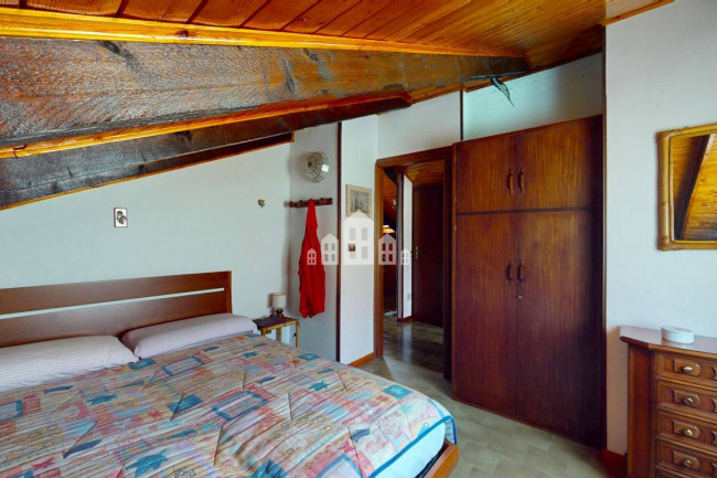 Casa semindipendente in vendita a Valchiusa