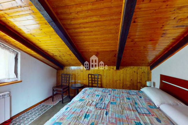 Casa semindipendente in vendita a Valchiusa