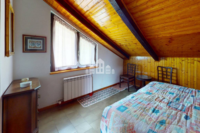Casa semindipendente in vendita a Valchiusa