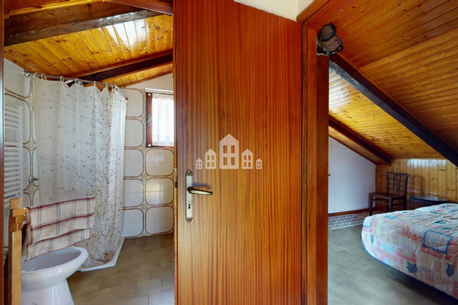 Casa semindipendente in vendita a Valchiusa