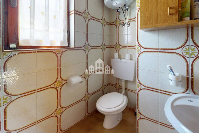 Casa semindipendente in vendita a Valchiusa