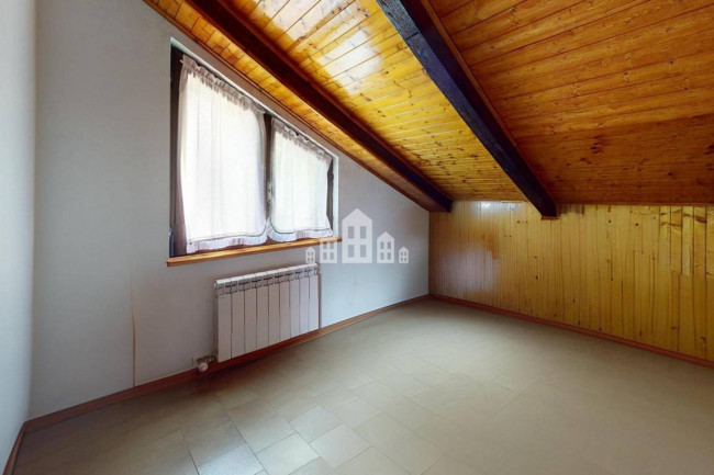 Casa semindipendente in vendita a Valchiusa