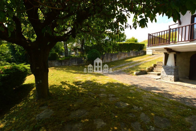 Casa semindipendente in vendita a Valchiusa