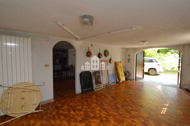 Casa semindipendente in vendita a Valchiusa