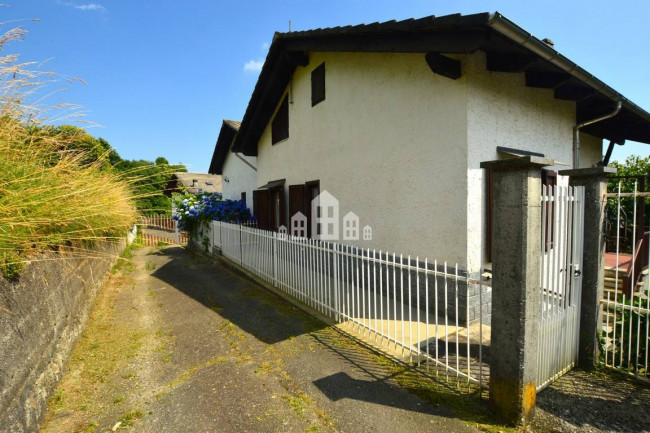 Casa semindipendente in vendita a Valchiusa