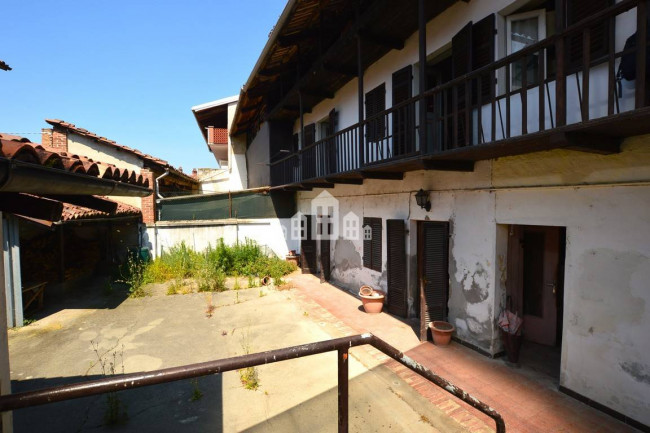 Casa semindipendente in vendita a Vestignè