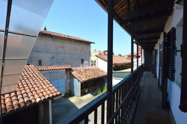 Casa semindipendente in vendita a Vestignè