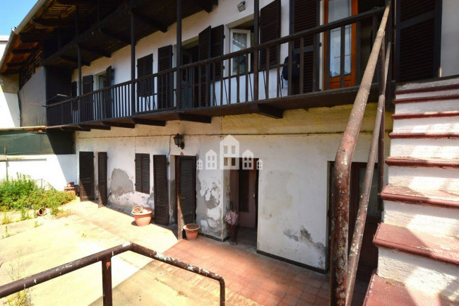 Casa semindipendente in vendita a Vestignè