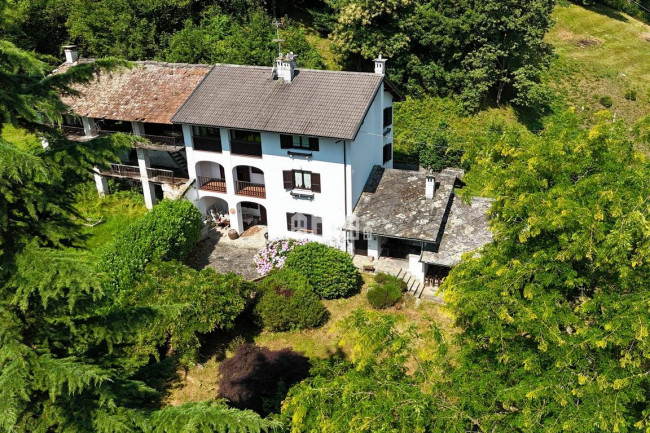 Casa semindipendente in vendita a Valchiusa