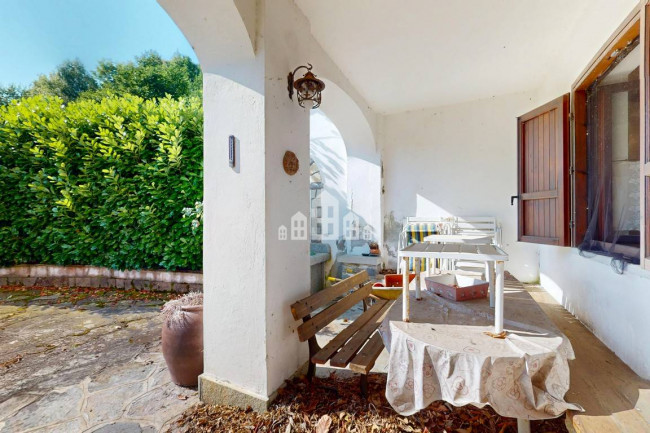 Casa semindipendente in vendita a Valchiusa