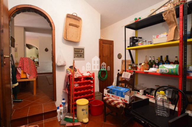 Casa semindipendente in vendita a Valchiusa