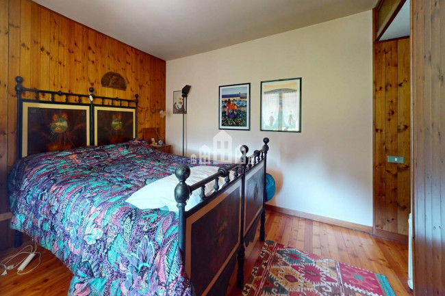 Casa semindipendente in vendita a Valchiusa