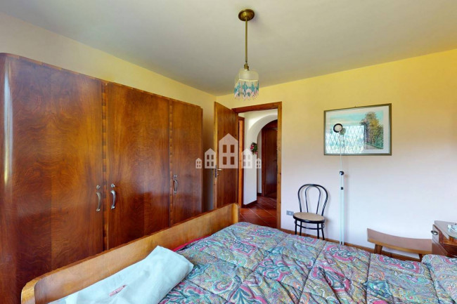 Casa semindipendente in vendita a Valchiusa