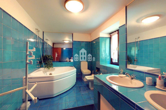 Casa semindipendente in vendita a Valchiusa