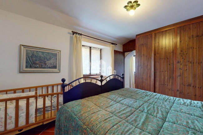 Casa semindipendente in vendita a Valchiusa
