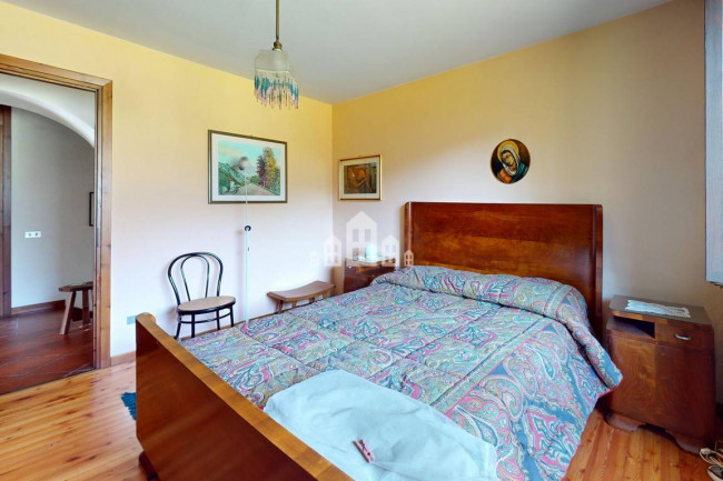 Casa semindipendente in vendita a Valchiusa