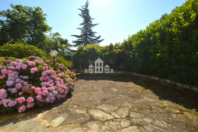 Casa semindipendente in vendita a Valchiusa