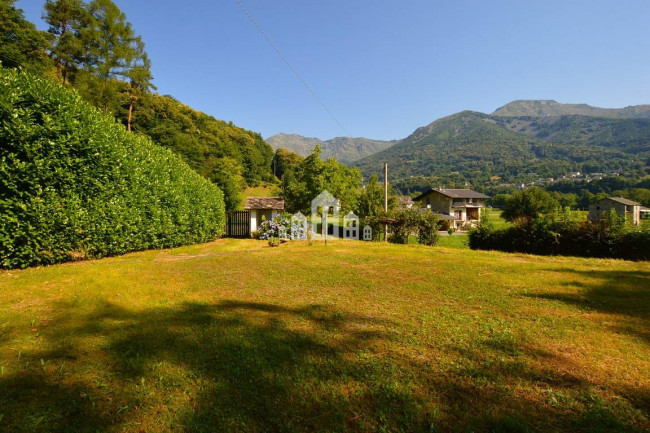 Casa semindipendente in vendita a Valchiusa