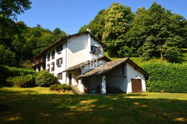 Casa semindipendente in vendita a Valchiusa