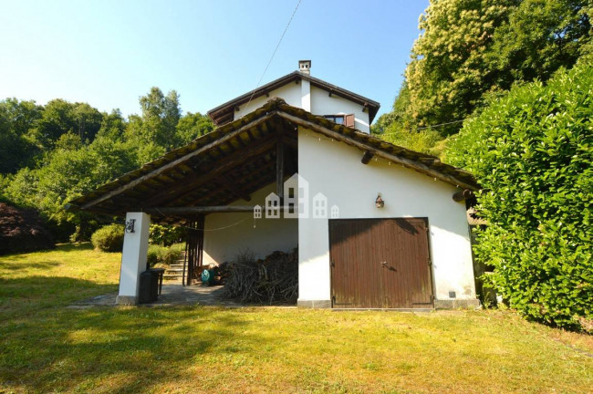 Casa semindipendente in vendita a Valchiusa
