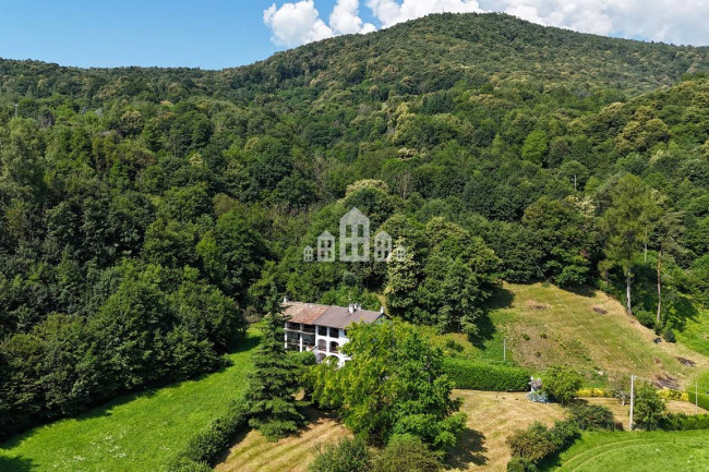 Casa semindipendente in vendita a Valchiusa