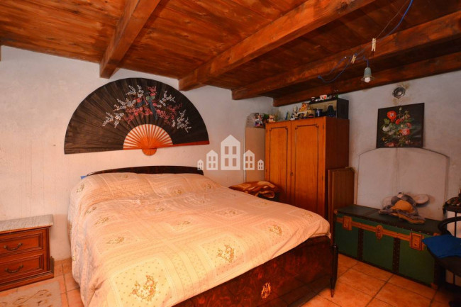 Casa semindipendente in vendita a Val di Chy