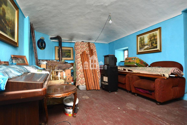 Casa semindipendente in vendita a Val di Chy